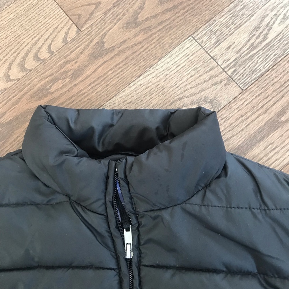 black puffer vest - Picture 4 of 4